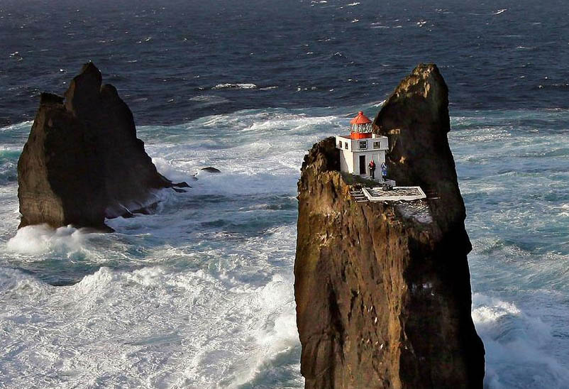 Fari Thridrangaviti një mrekulli e izoluar në Islandë